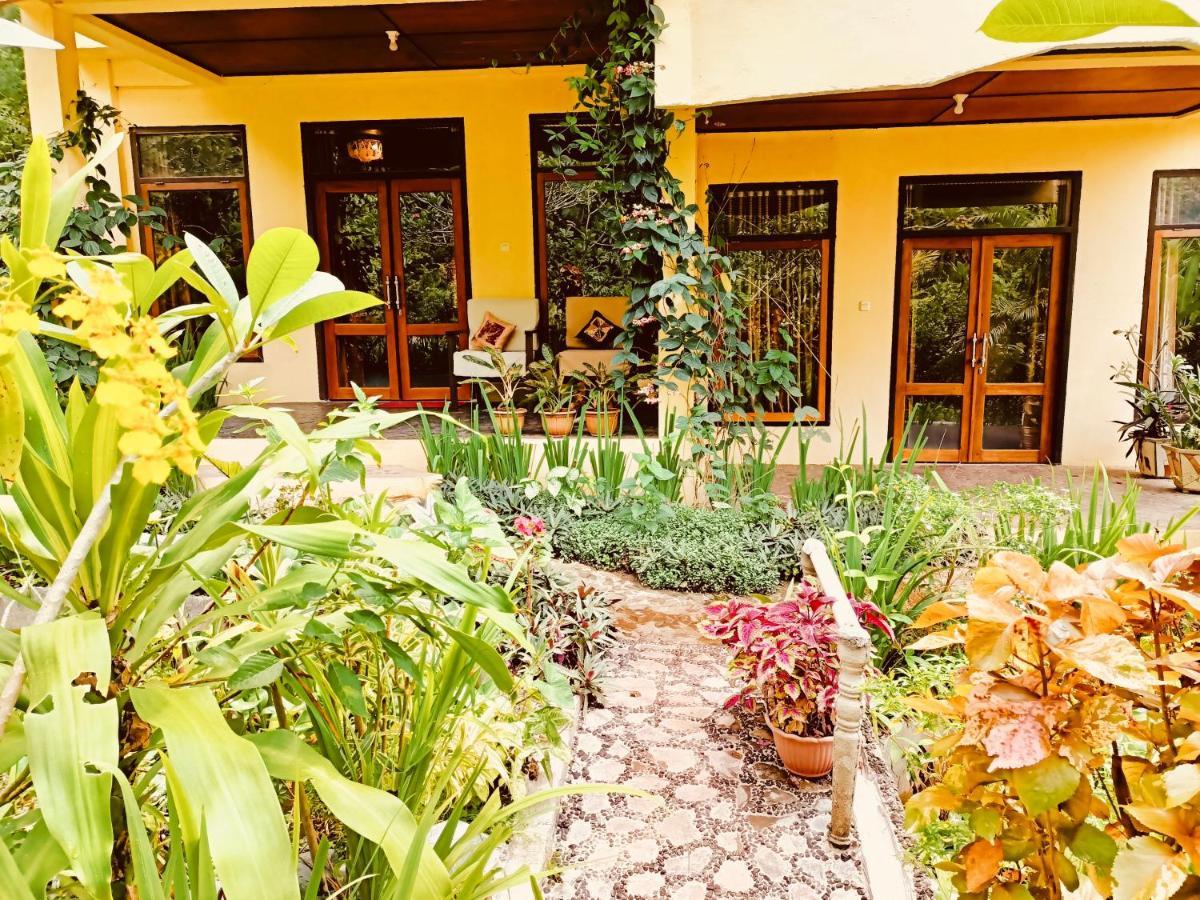 Tangkoko Sanctuary Villa Bitung Екстер'єр фото